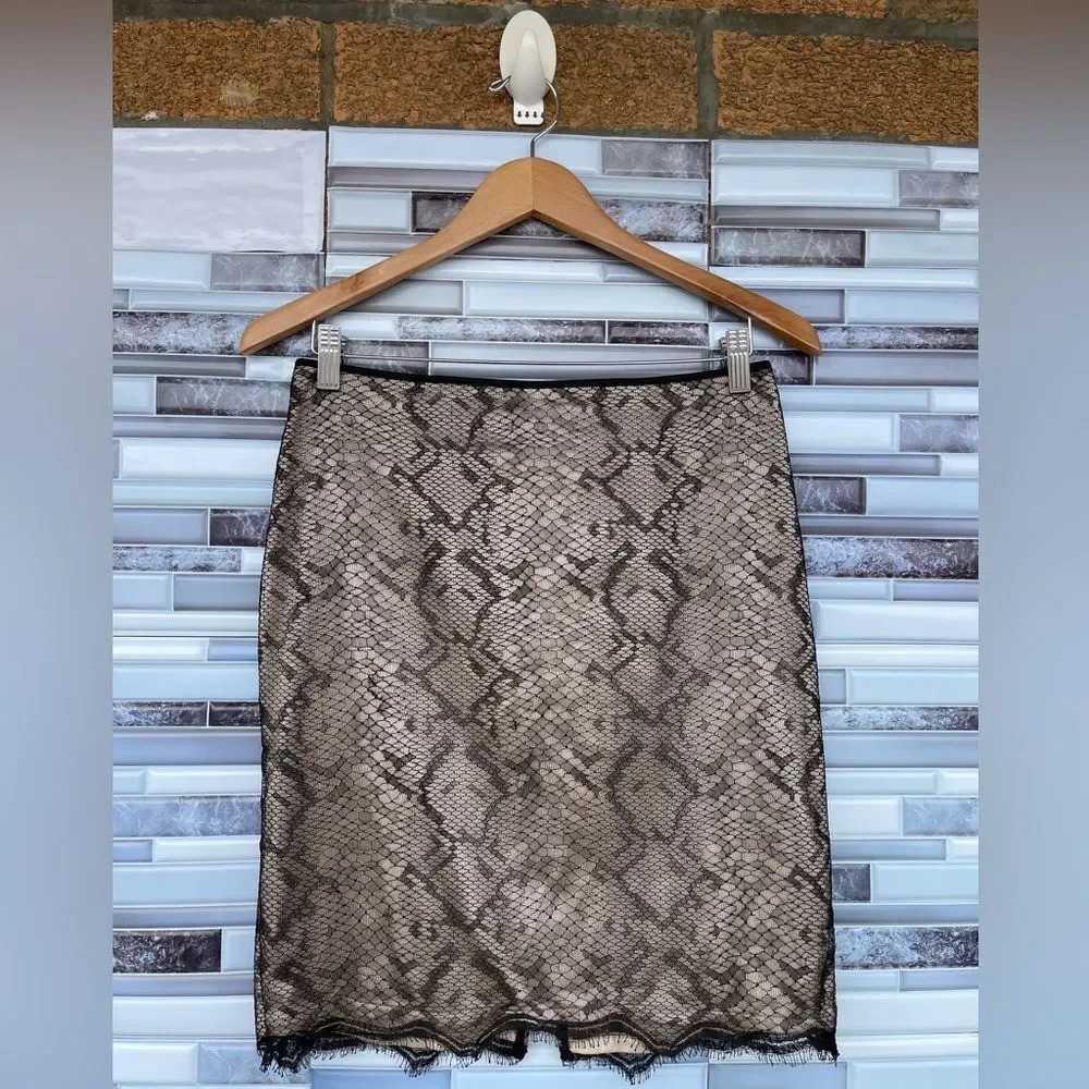 Wolford lace skirt size 36/6